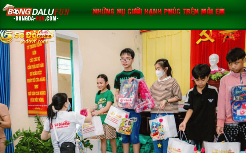 Những nụ cười hạnh phúc trên môi em