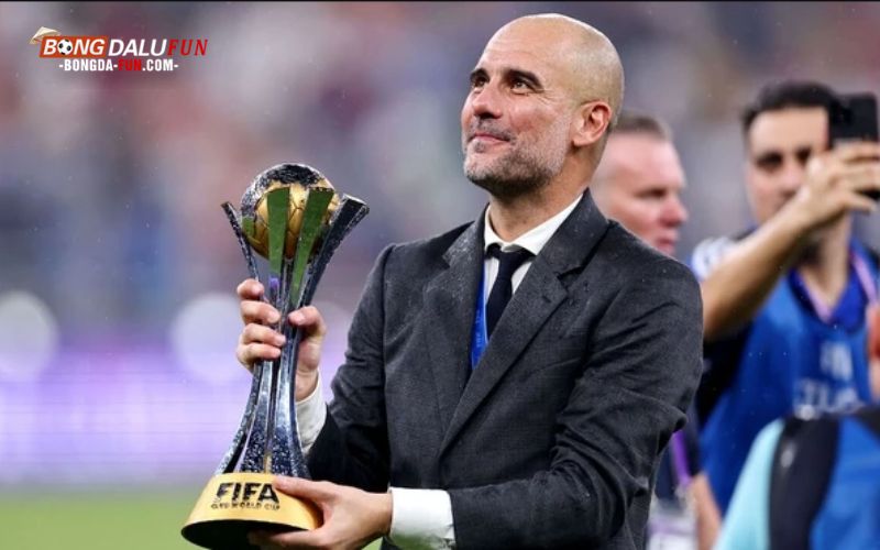 HLV Pep Guardiola: Nghệ sĩ của lối chơi đẹp